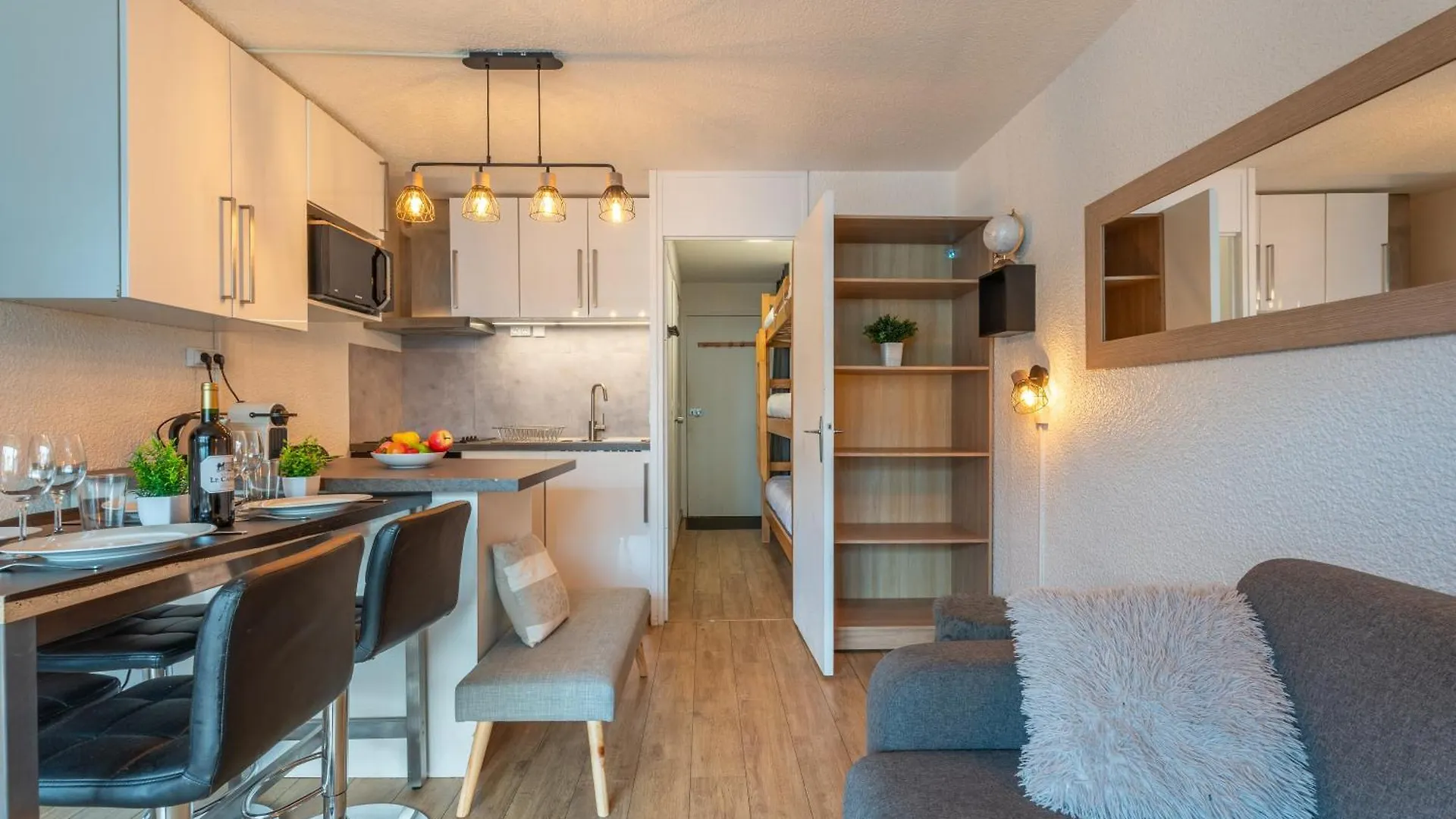Ski In-Out - Heart Of Val Thorens Convenient Flat, Wifi 92 0*,  France